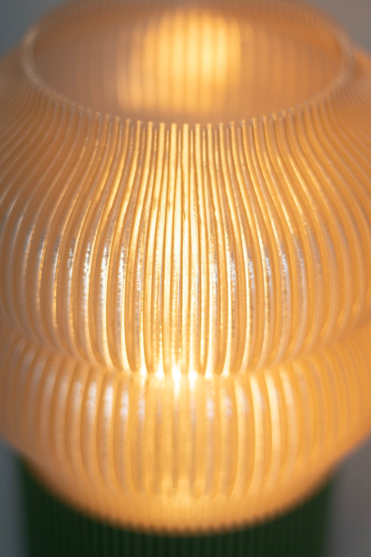 Dara - lámpara de mesa, un toque de luz y geometría