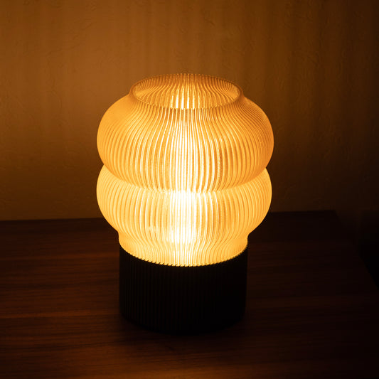 Dara - lámpara de mesa, un toque de luz y geometría