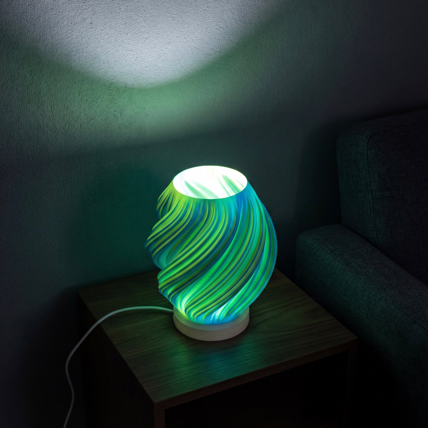 Centauri - lámpara de mesa bicolor, geometría que cobra vida