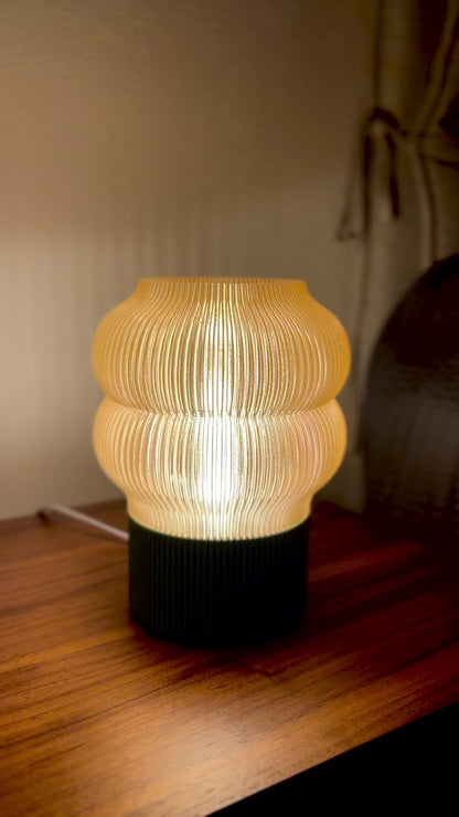 Dara - lámpara de mesa, un toque de luz y geometría